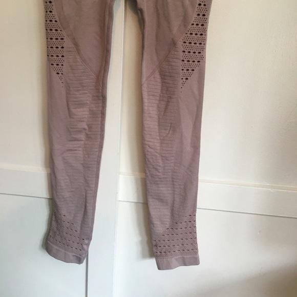 Gymshark nude/pink leggings size small - Picture 13 of 14